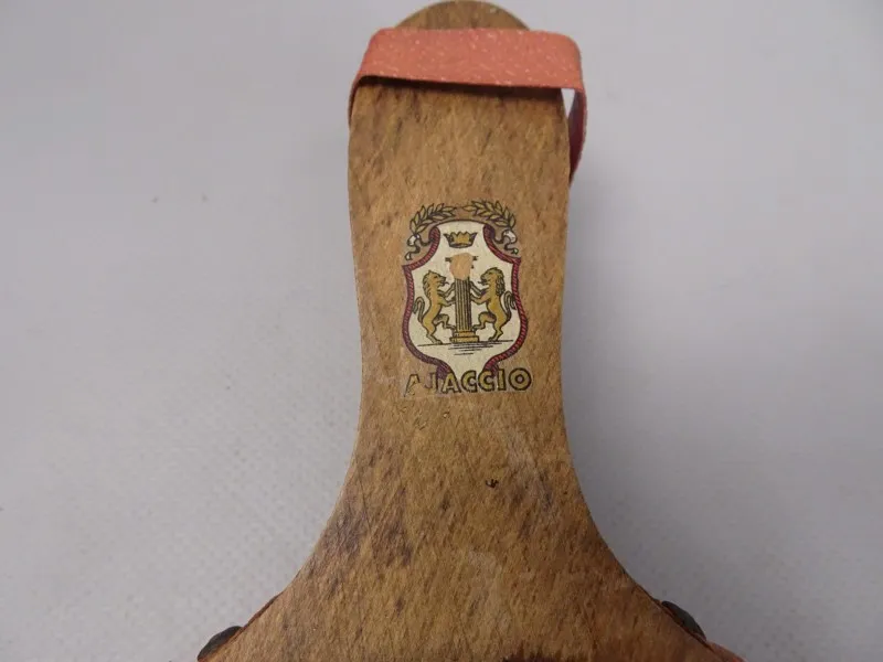 Mooi versierde blaasbalg met koper