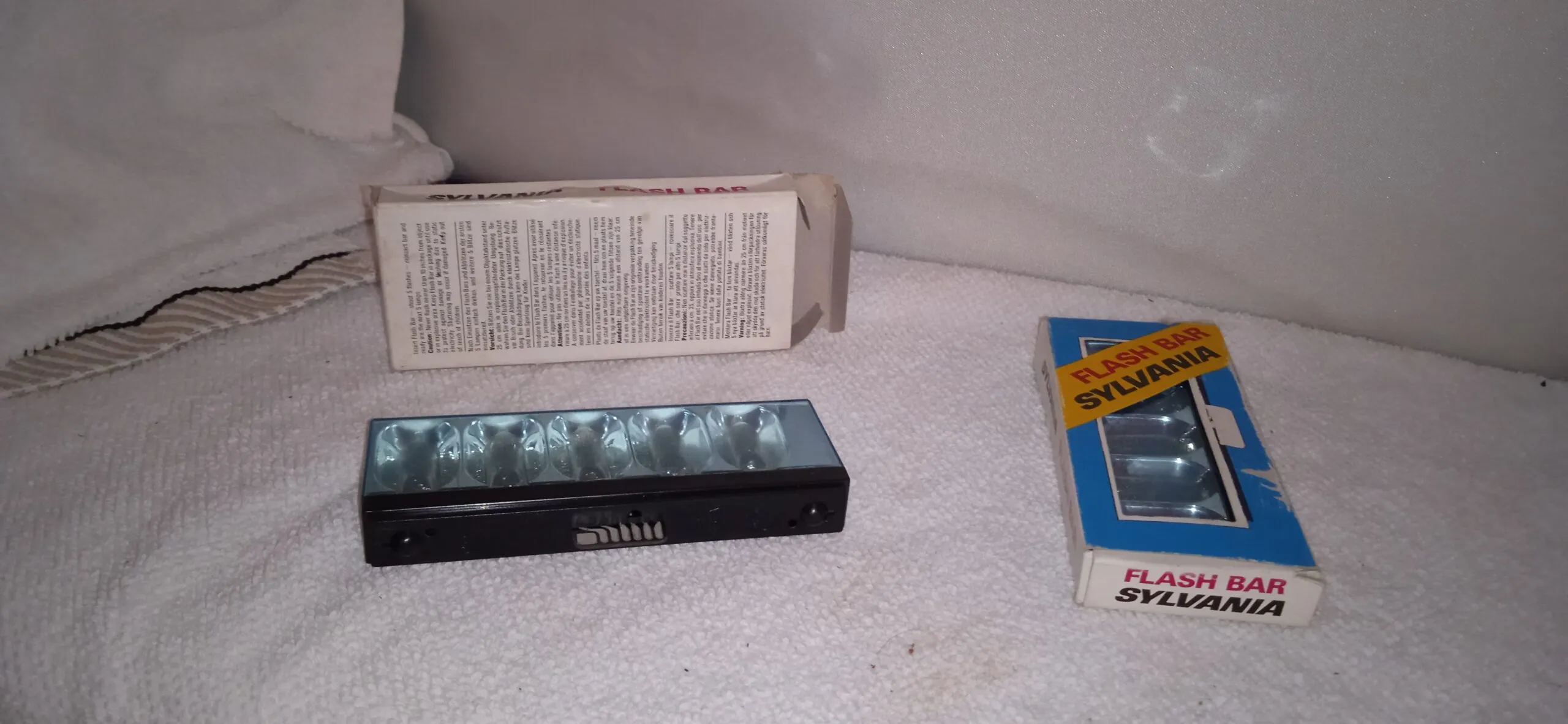 2 Sylvania Flash bars