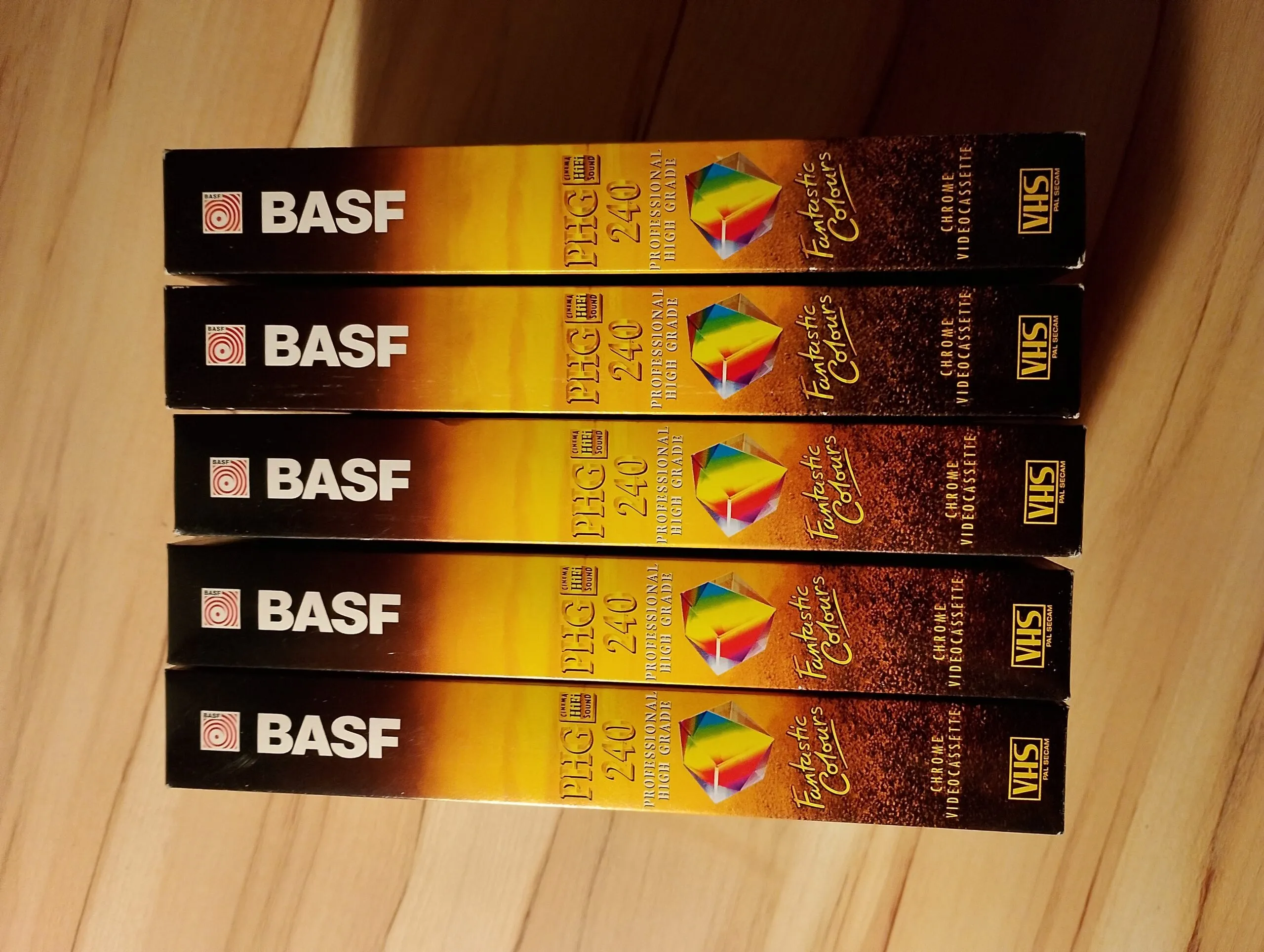 6 Basf / Emtec PHG 240 videocassette + 1 PHG180 – VHS