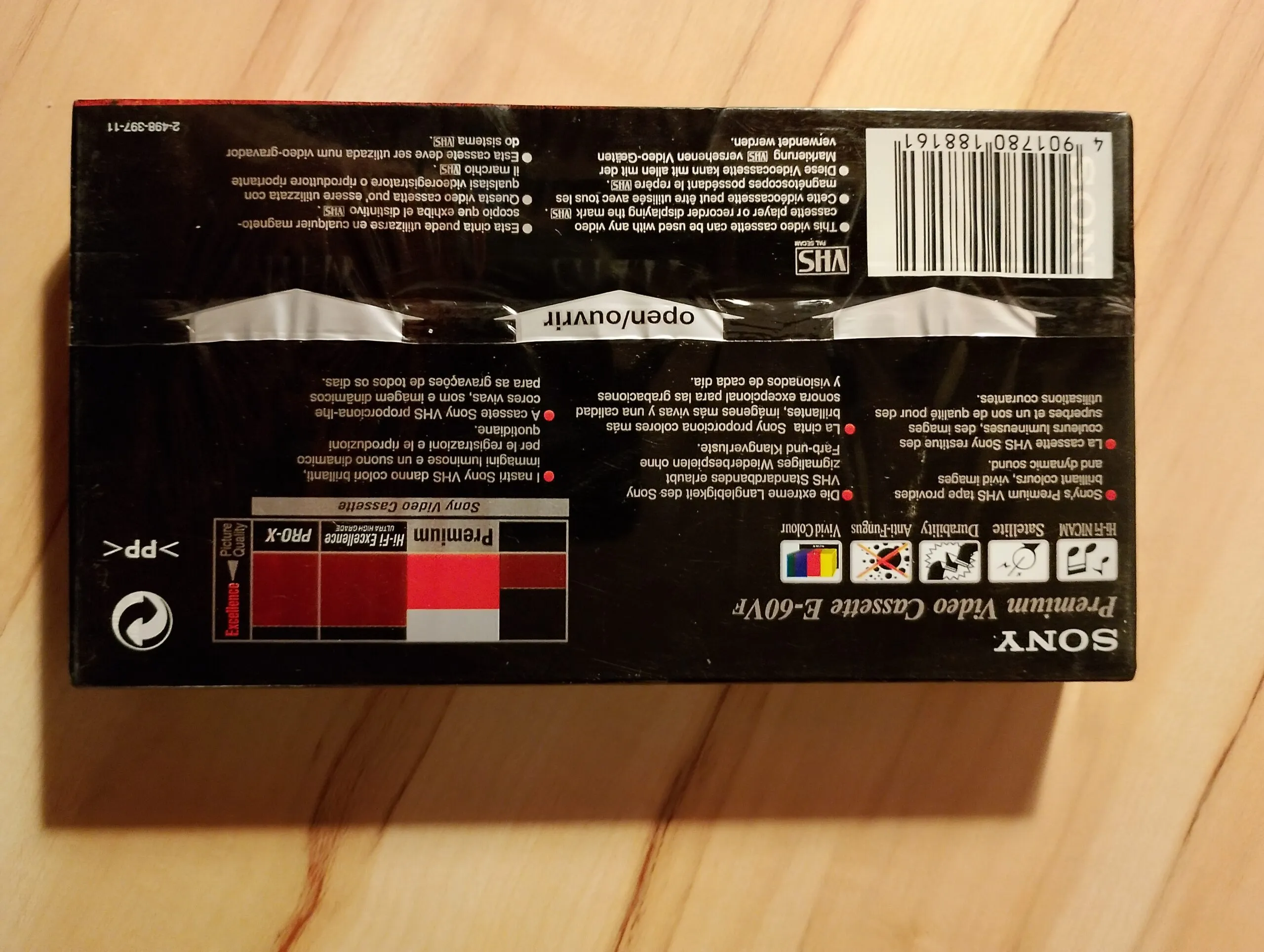 5 Sony VHS videocassettes