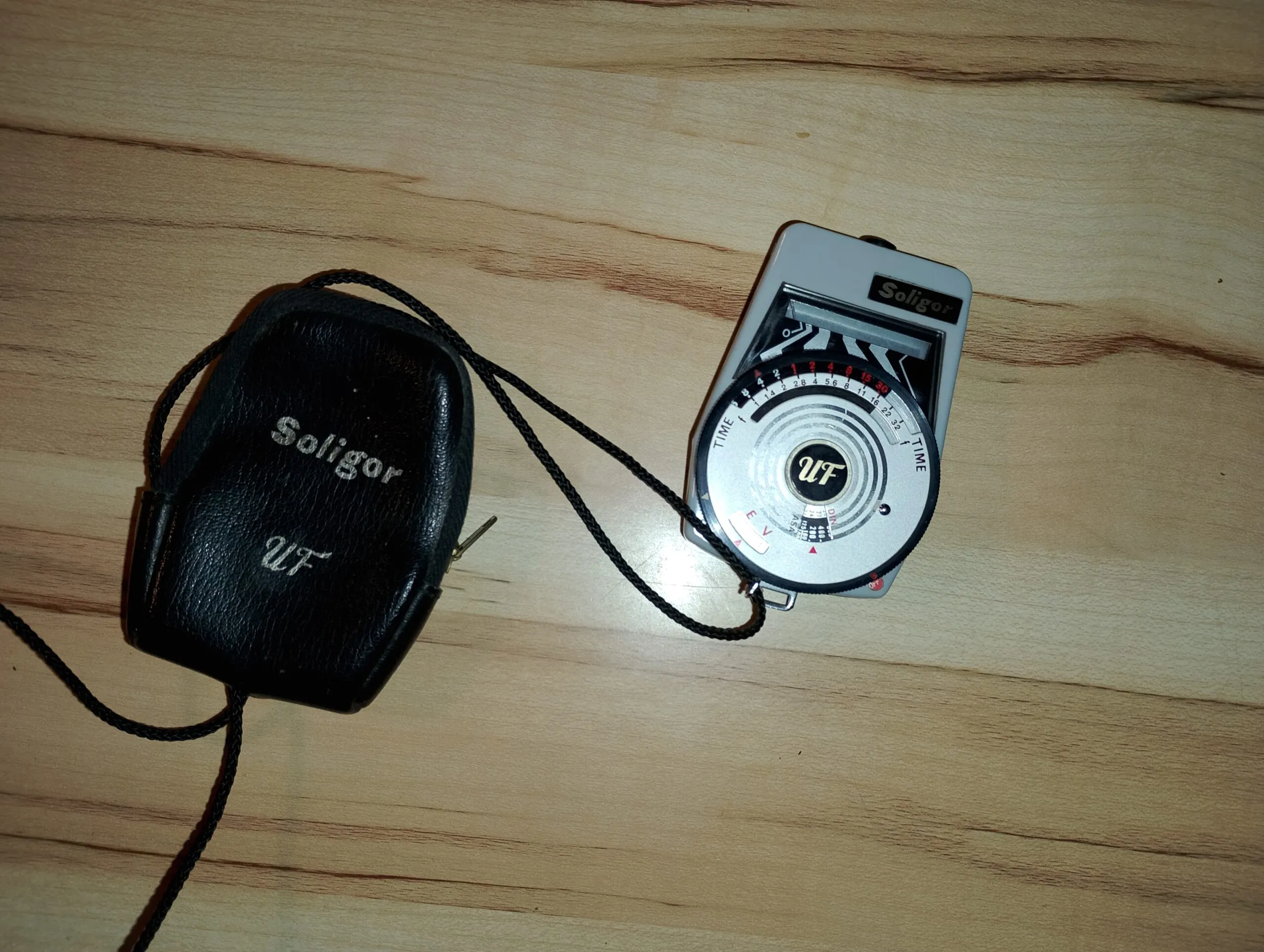 Soligor UF lichtmeter met zakje + 2de voor onderdelen